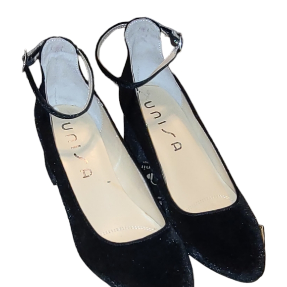 Unisa Block Heel Black Vegan Suede Leather Ankle Strap Closed Toe Heels S 7.5 M - Picture 3 of 8